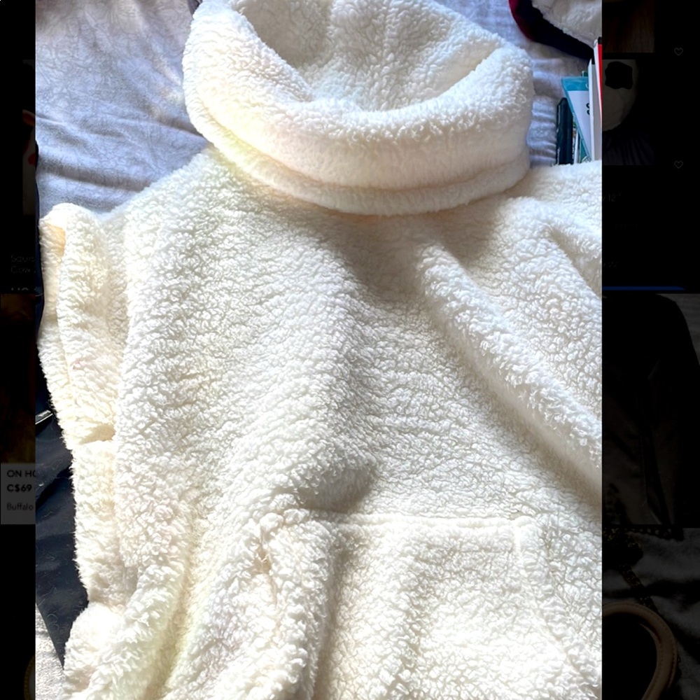 La vie en rose fluffy Sherpa sweater